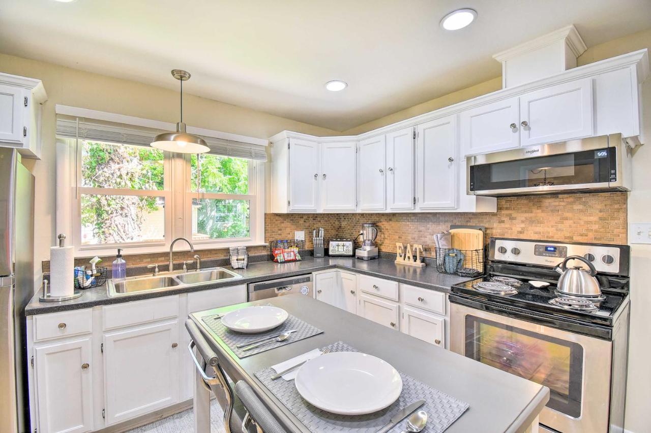 Charming Hampton Home With Yard 2 Mi To Beach! 外观 照片