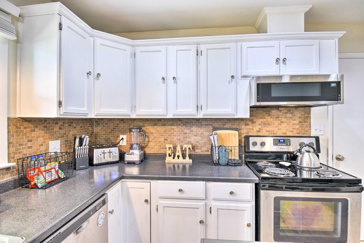 Charming Hampton Home With Yard 2 Mi To Beach! 外观 照片